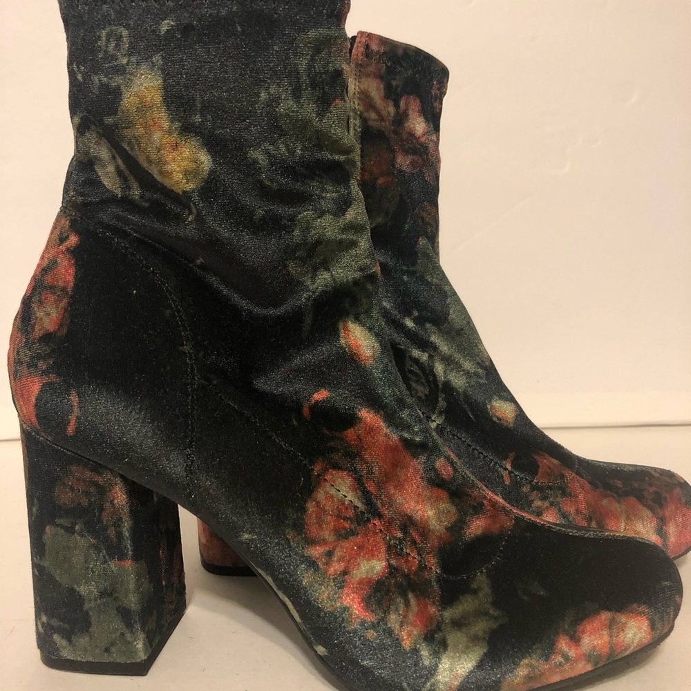 Mia floral velvet bootie